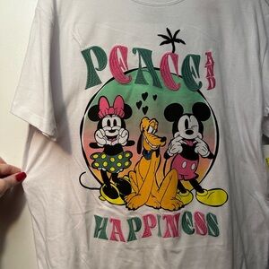 Mickey & Minnie Mouse Embroidered t-shirt - Size M 1 NWT New With Tags